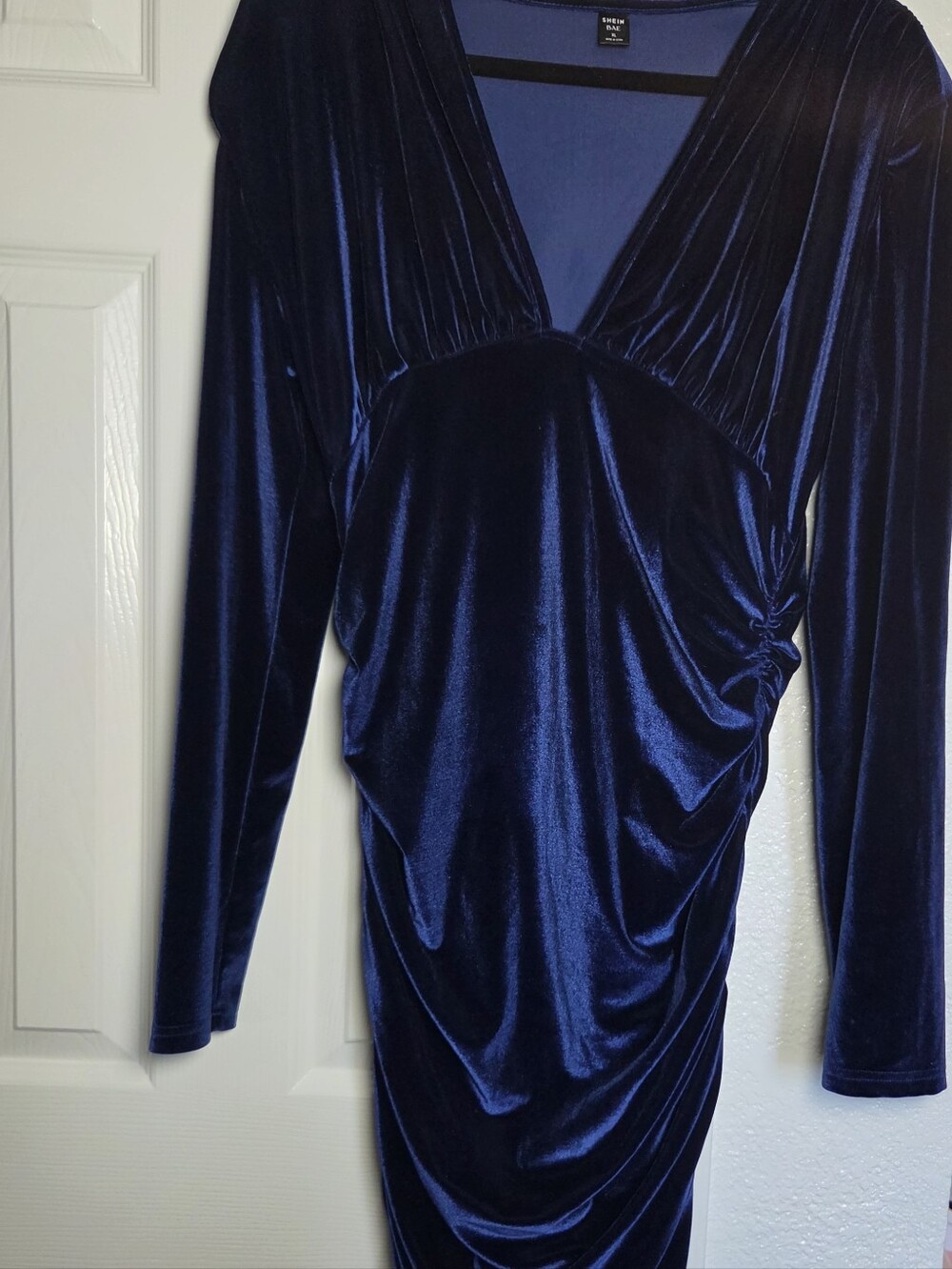SHEIN Navy Blue Velvet Ruched V-Neck Long Sleeve Midi Dress